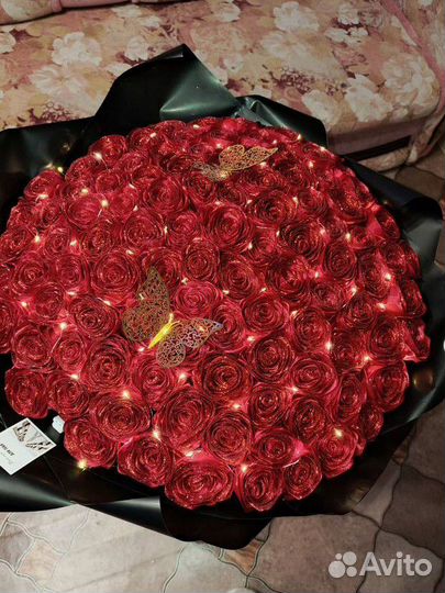 101 роза из ленты