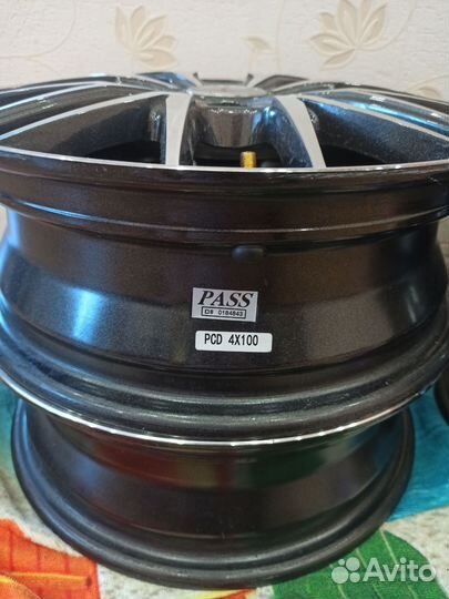 Литые диски Sakura Wheels r14 4*100 +45/67.1 4.5