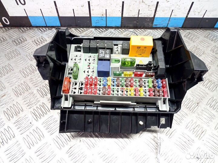 Блок предохранителей для Opel Astra G 90589965