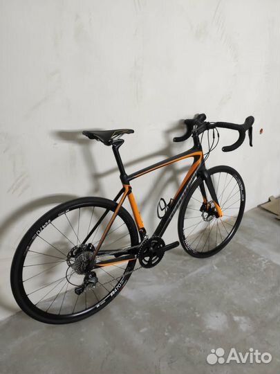 Шоссейный велосипед specialized Roubaix 56