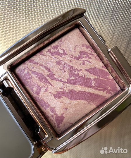 Hourglass Ambient румяна Euphoric Fusion