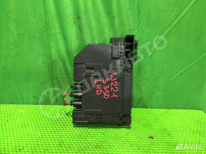 Блок силовых предохранителей Mercedes-Benz S W221