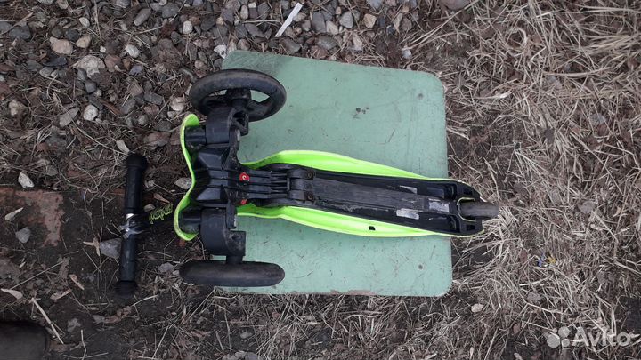 Детский самокат трехколесный