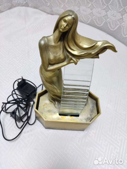 Декоративный фонтанчик-светильник