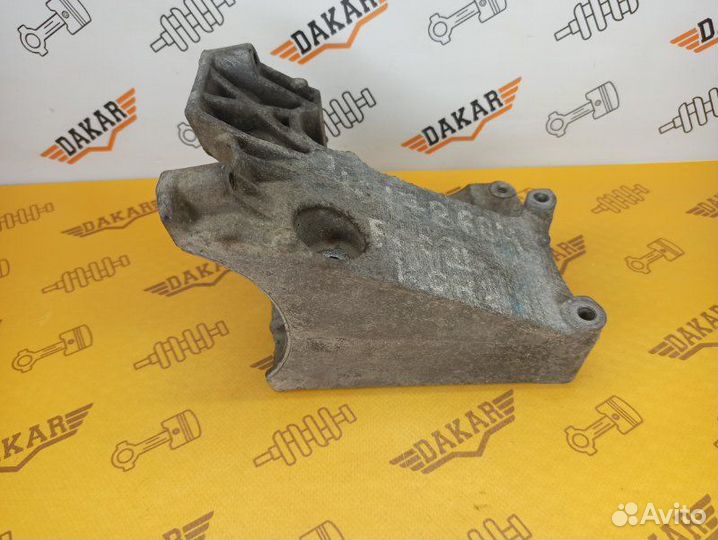 Кронштейн компрессора кондиционера Ford Focus CB8