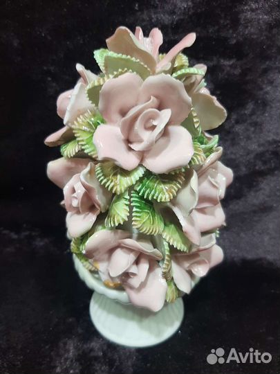 Ваза с цветами фарфор 16см