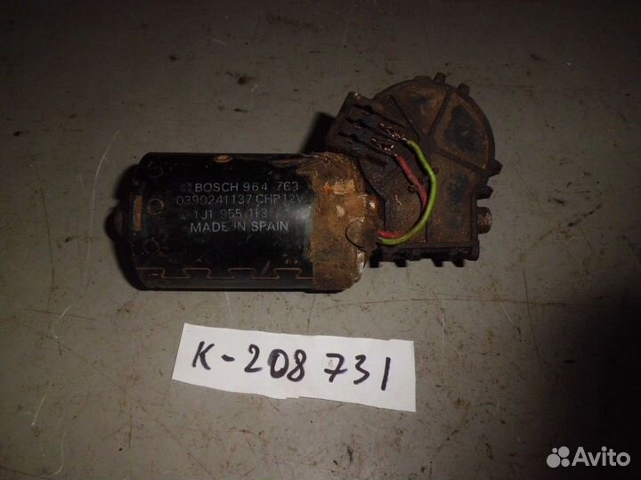 Моторчик стеклоочистителя (Volkswagen Passat)