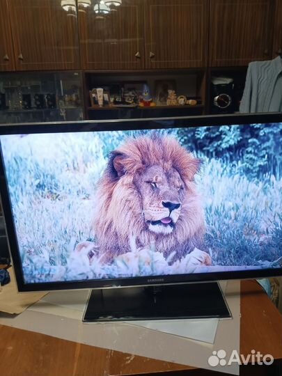 Телевизор Samaung UE40D5000PW