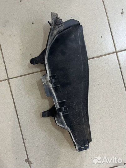 Щиток подкапотный правый Bmw 3 E46