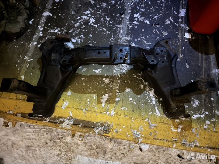 Подрамник ford escape 1