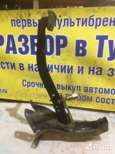 Педаль тормоза Honda Logo