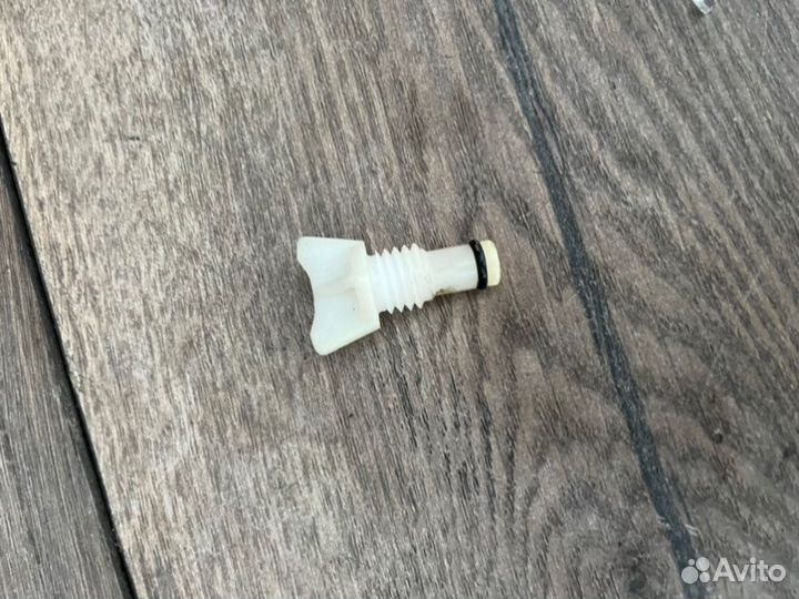 Сливная пробка радиатора Honda Civic 4D 1.8 2006