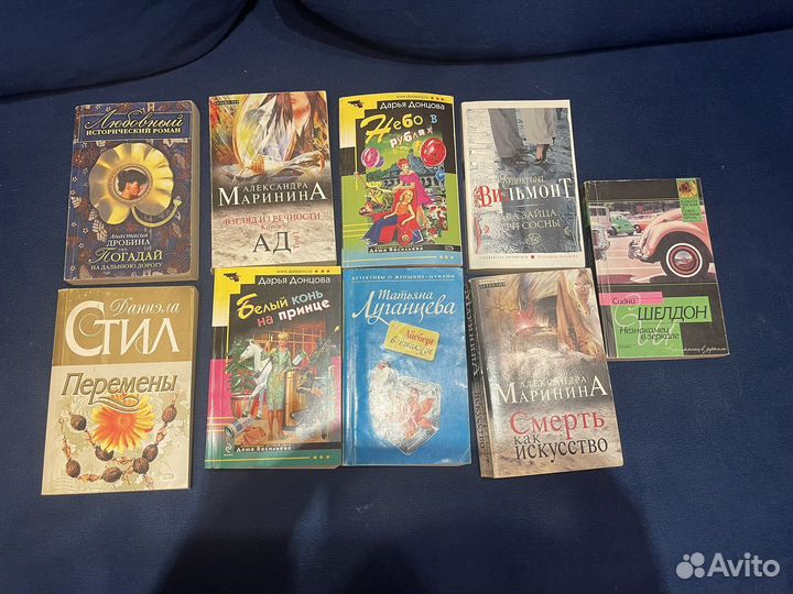 Книги в мягкой обложке детективы романы