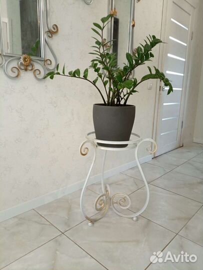 Подставка для цветов напольная металлическая