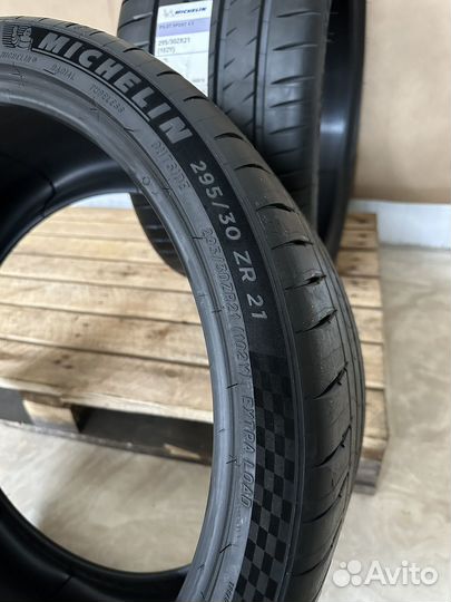 Michelin Pilot Sport 4 S 295/30 R21 102Y