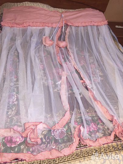 Бортики в кроватку с балдахином