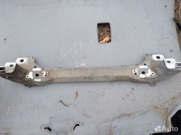 Балка подмоторная audi A8 D3