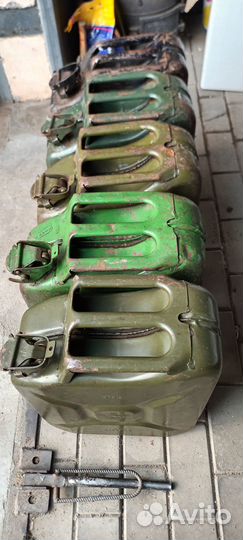 Канистры металлические 20 литров