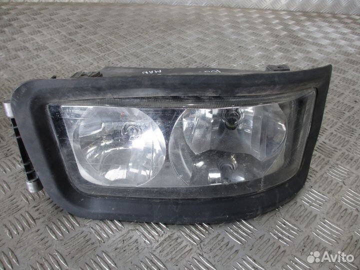 Фара передняя правая MAN 81251016448