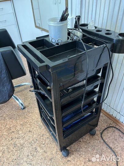 Тележка парикмахерская