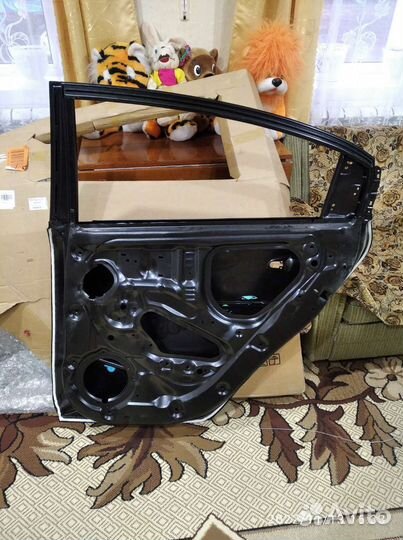 Дверь задняя правая kia rio 4