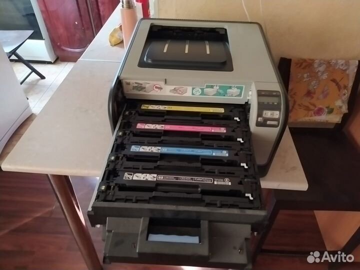 Принтер цветной HP Color LaserJet cp1515n