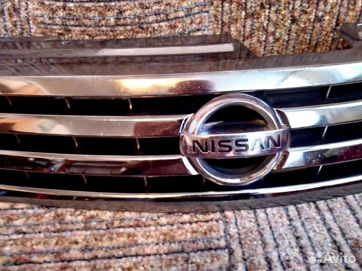 Передняя решётка для автомобиля Ниссан