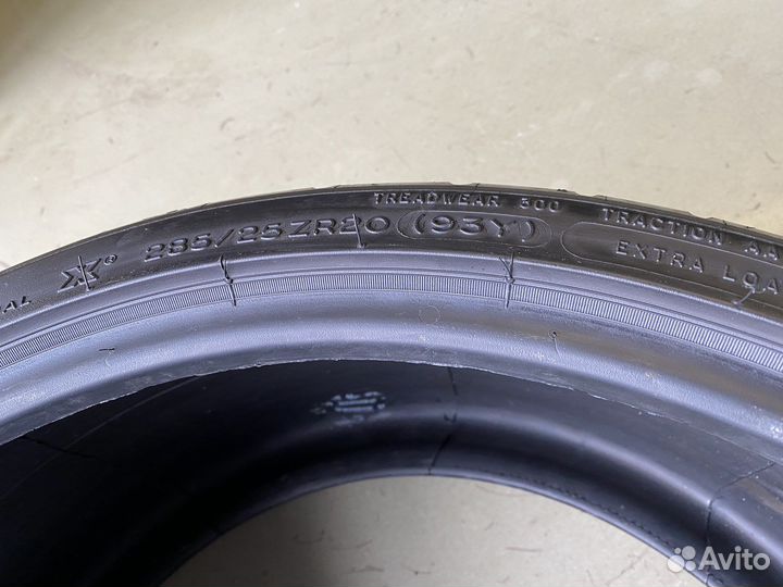 Michelin Pilot Super Sport 285/25 R20 93Y