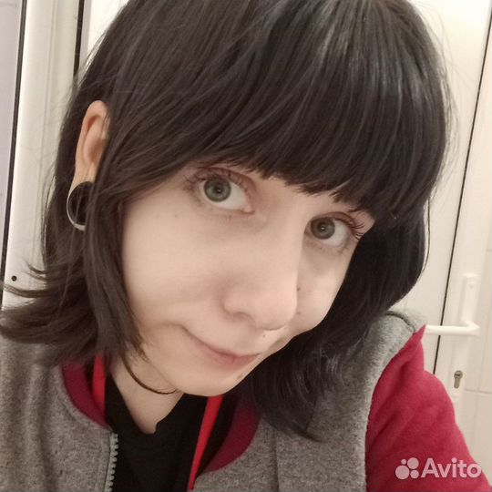 Товаровед, продавец в небольшой магазин