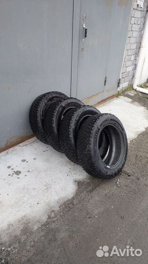 Michelin X-Ice North 4 185/65 R15 92T
