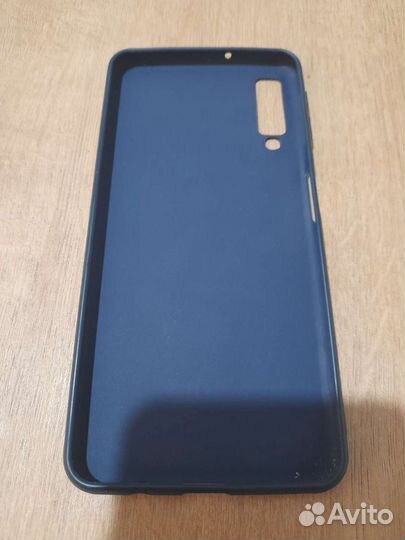 2 чехла на самсунг гэлэкси А7. В хорошем состоянии