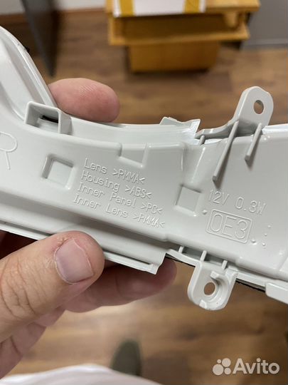 Повторитель поворота на Инфинити 26160-5uaoa