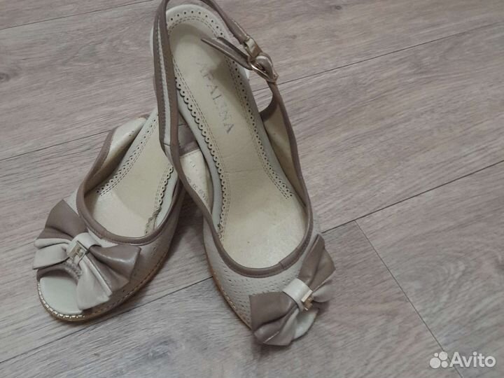 Босоножки женские