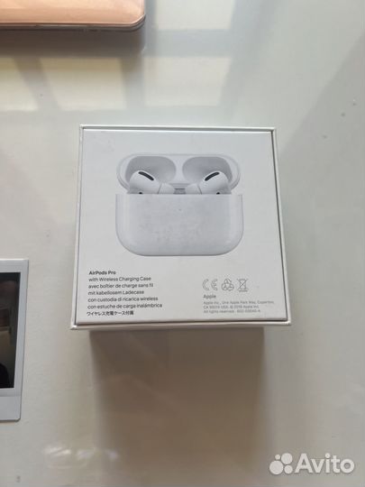 Коробка от airpods pro