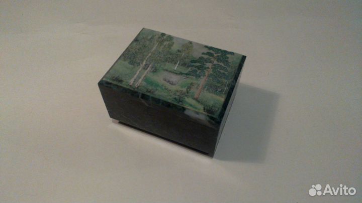 Шкатулка для ювелирных украшений из камня