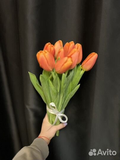 Оформленный букет тюльпанов