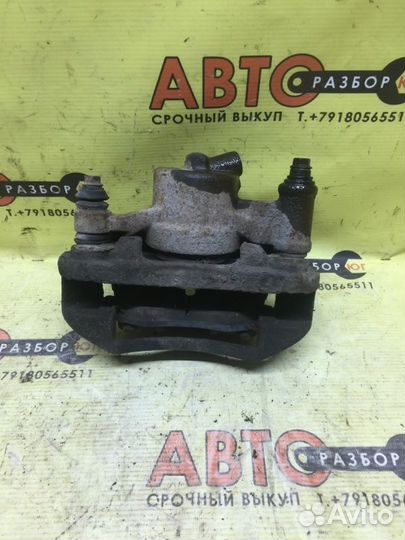 Суппорт передний правый Mercedes-Benz Vito W638