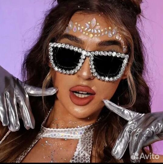 Новые очки для фотосессии черные стразы