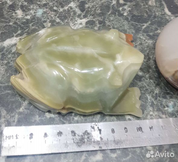 Фигурки из природного камня оникса