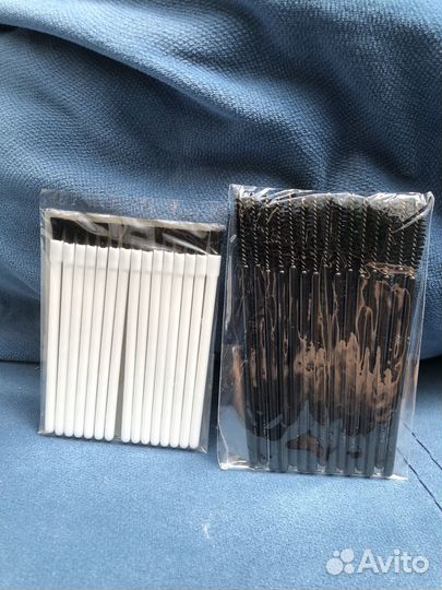 Палитры, щетки для туши, кисти для помады