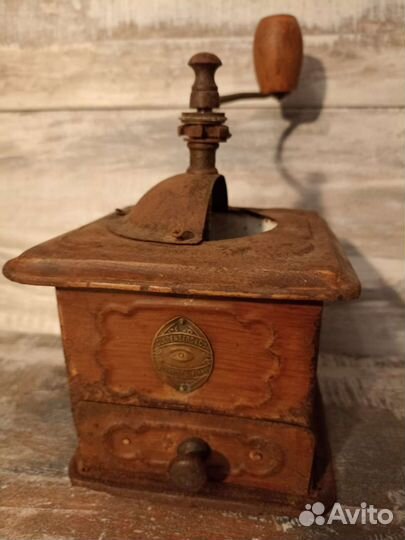 Ручная кофемолка