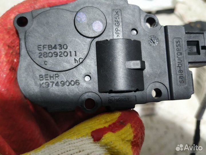 Сервоприводы заслонки печки Audi A4 B8 2011—2015