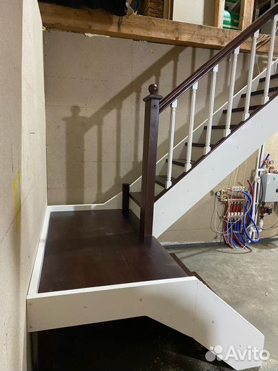 Деревянная лестница в частный дом