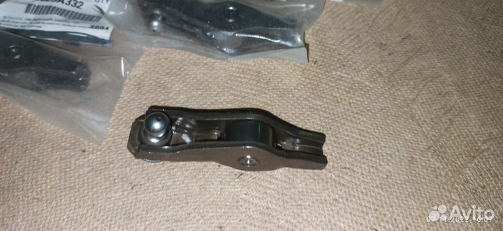 Рокер клапана Mitsubishi PS L200 4N15 1025A332