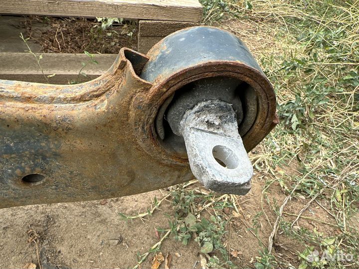 Lexus RX4 Рычаг задний продольный 3.5 4WD L/R