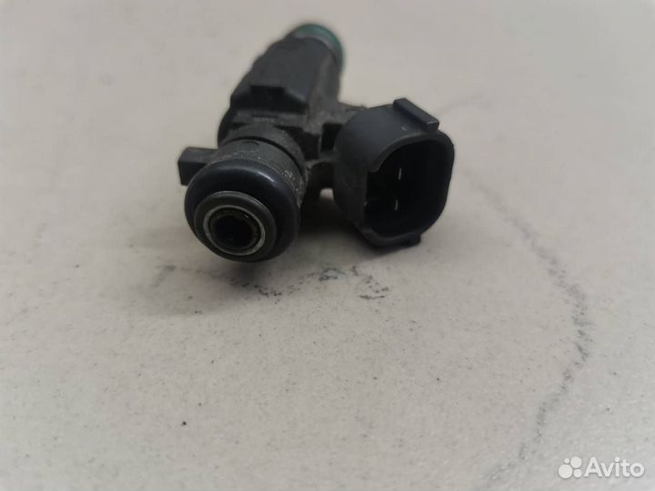 Форсунка инжекторная электрическая Nissan Bassara