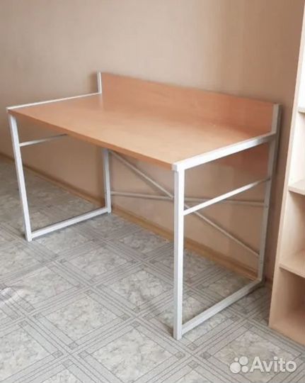 Письменный стол, парта