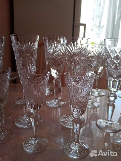 Хрустальные фужеры, салатник, вазы