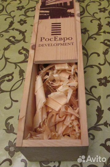 Подарочна коробка для бутылки. Дерево