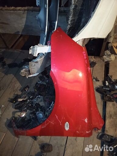 Крыло Mitsubishi Dion, CR6W, CR9W, 2002-2005, пере